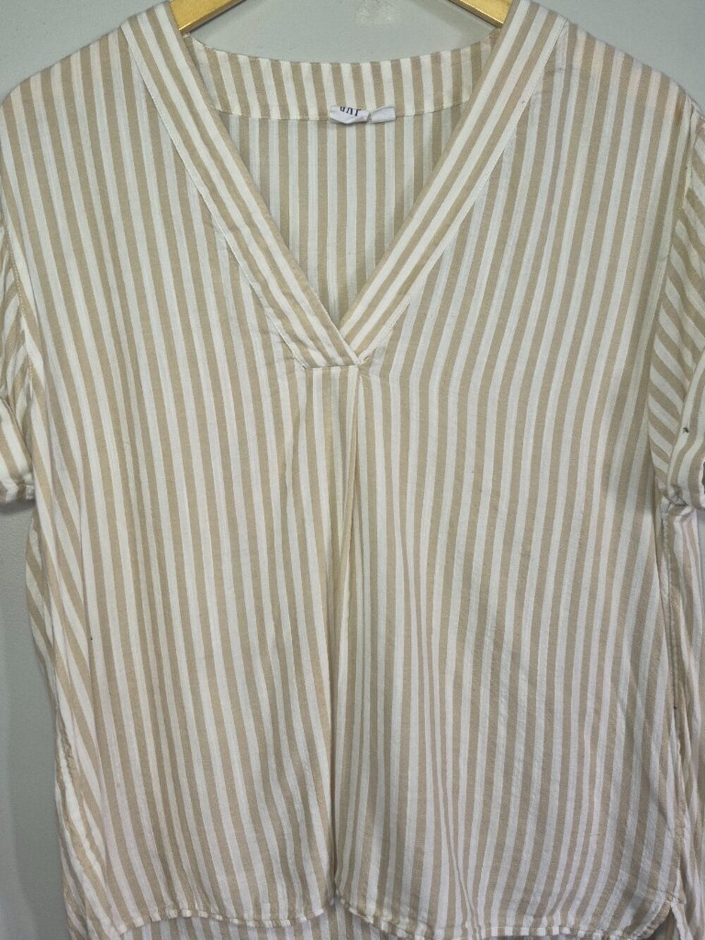GAP Medium Beige White Striped V-Neck Linen Blend Short Sleeve Top Blouse